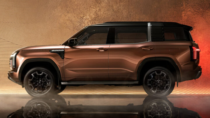 Mitsubishi Pajero keert terug