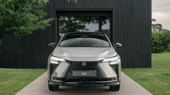 Nieuwe Lexus NX krijgt grotere accu, meer vermogen en compleet nieuw interieur