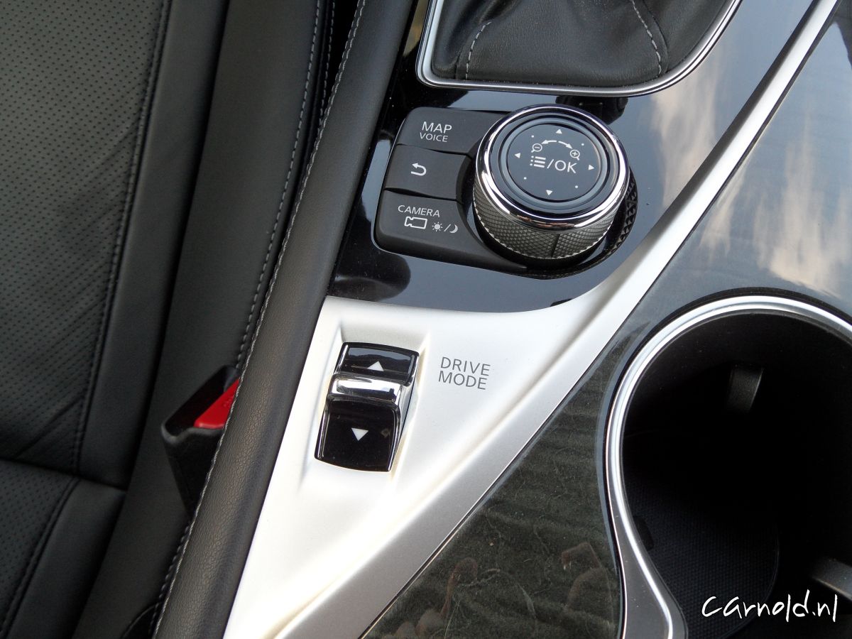 Infiniti Q60 Premium Tech 20t 18 (1)