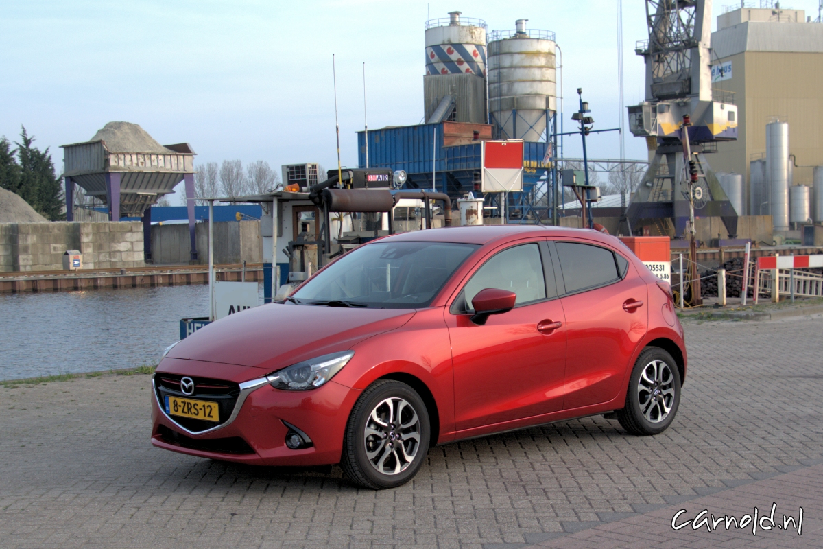Mazda2_1