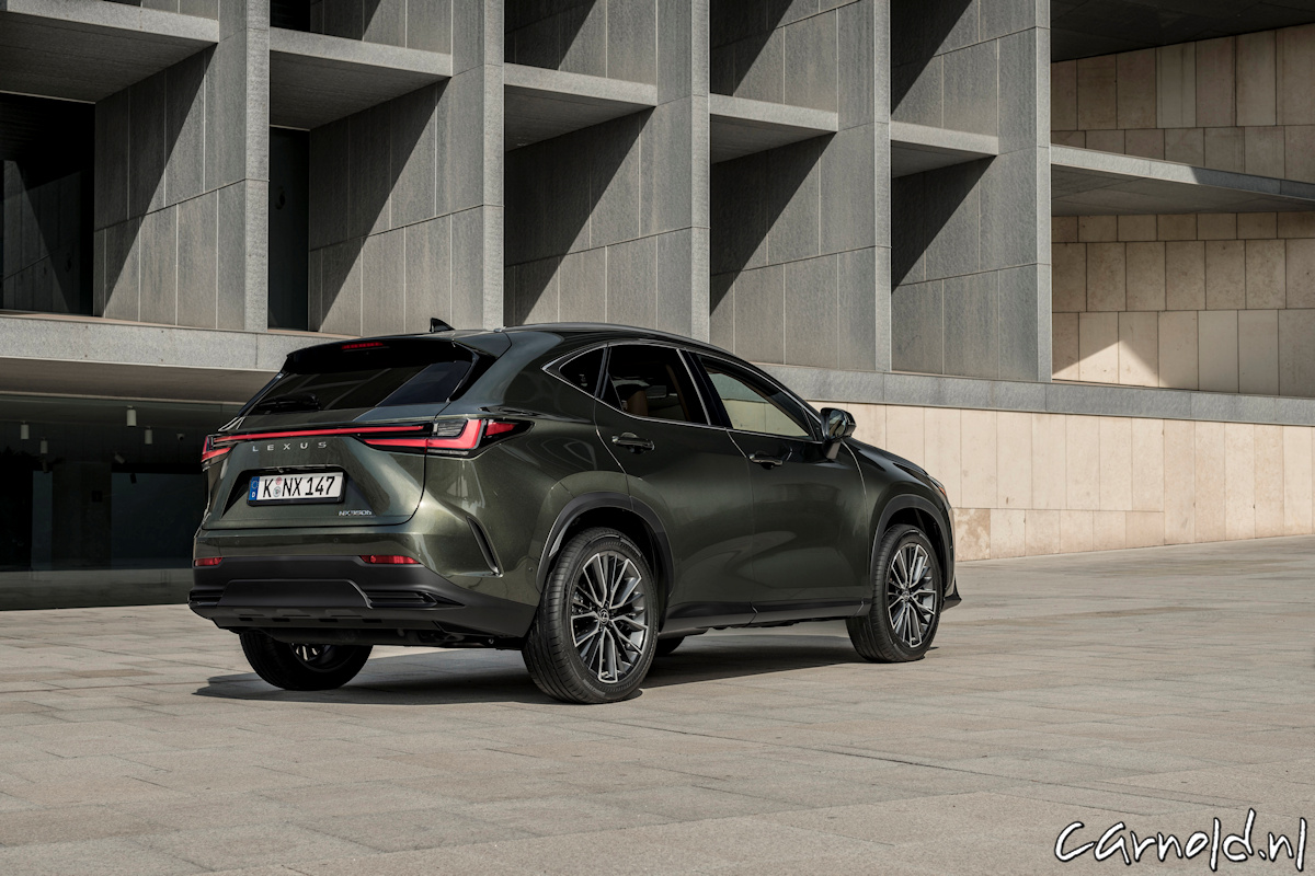 2022_Lexus_NX-15