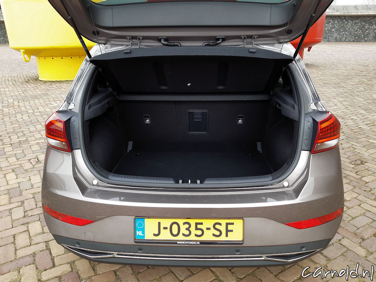 Hyundai_i30_1.5 Mild Hybrid_Premium_Rijtest-14