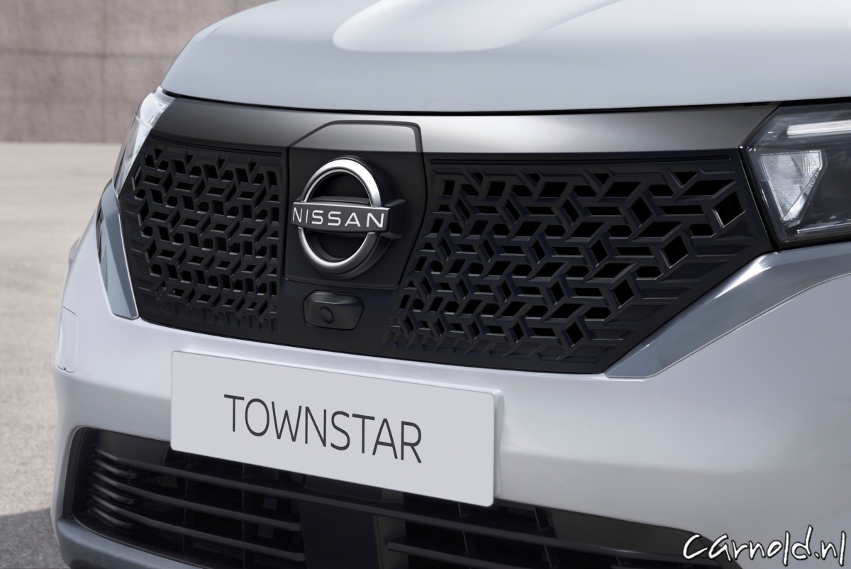 Nissan_Townstar-3