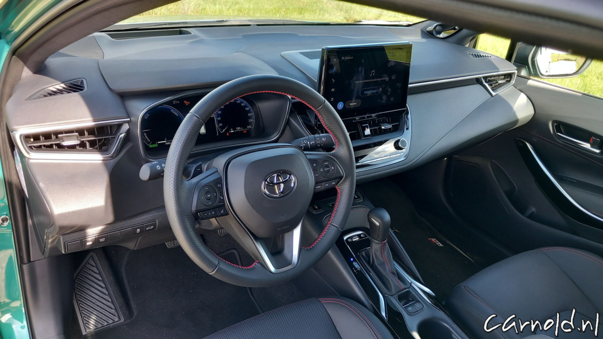 Toyota_Corolla_GR Sport_08