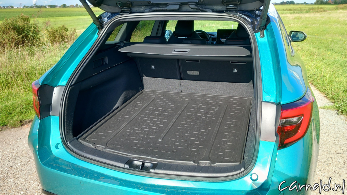 Toyota_Corolla_GR Sport_13