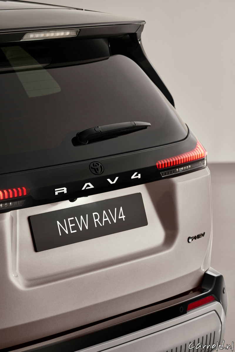 Toyota_RAV4_onthuld_01