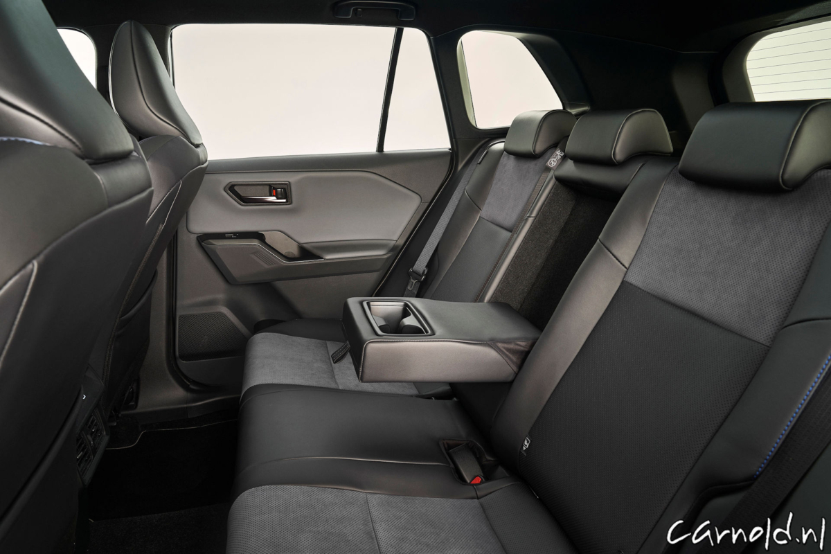 Toyota_RAV4_onthuld_14