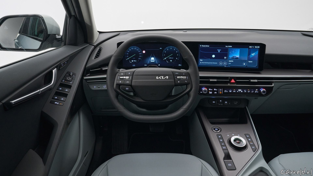 kia_niro_ivory_silver_interior_digital_1920x1080-006 (1)