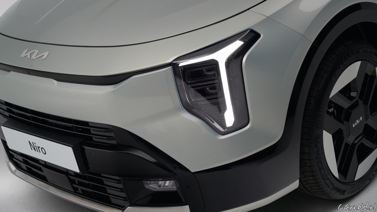 kia_niro_ivory_silver_static_digital_1920x1080-009