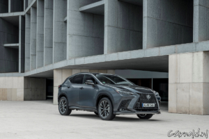 2022_Lexus_NX-16