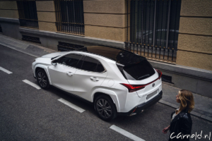 Lexus_UX_2023_Prijzen-4