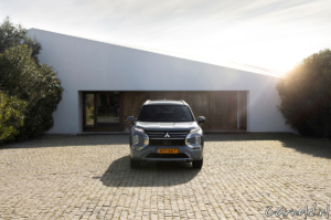 Mitsubishi_Outlander_PHEV_02