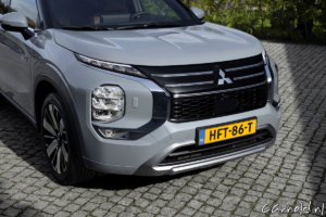 Mitsubishi_Outlander_PHEV_05