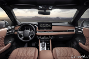 Mitsubishi_Outlander_PHEV_07