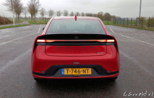 Toyota_Prius_Executive_Test_05