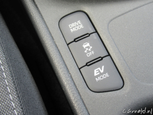 Toyota_Yaris_Hybrid_Rijtest-12