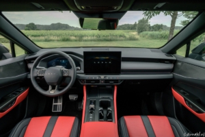 nx450h_fsport_interieur_001