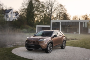 Yaris Cross_High Grade_Precious Bronze_Static-18