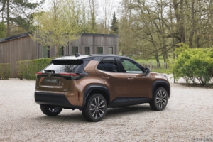 Yaris Cross_High Grade_Precious Bronze_Static-01