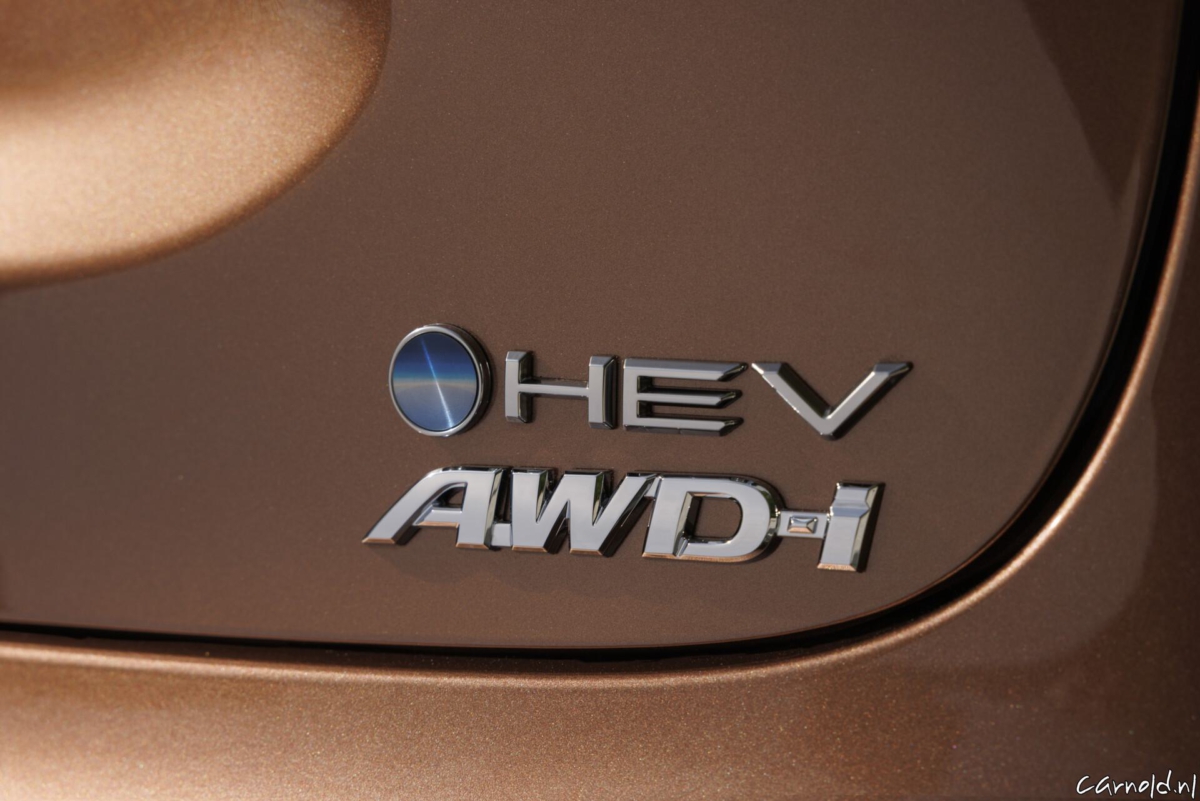 Yaris Cross_High Grade_Precious Bronze_Exterior-07