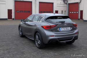 Infiniti_Q30 _S_03 