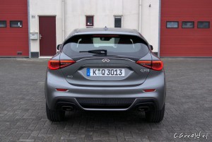Infiniti_Q30 _S_06 