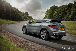 Infiniti_Q30_6