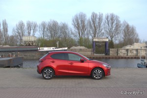 Mazda2_2