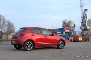 Mazda2_3