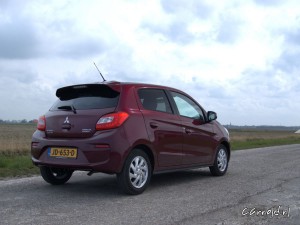 Mitsubishi_SpaceStar_2016_05