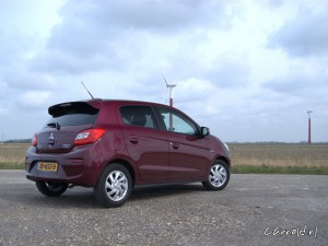 Mitsubishi_SpaceStar_2016_06