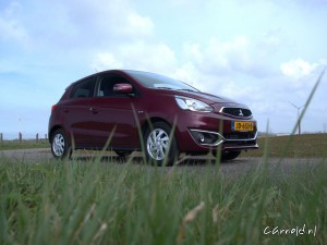 Mitsubishi_SpaceStar_2016_11