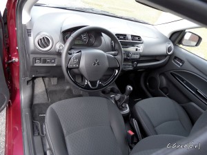 Mitsubishi_SpaceStar_2016_12