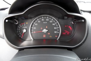 Suzuki_Celerio_Instrumentarium